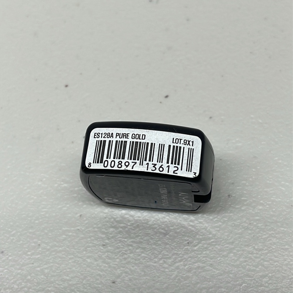 NYX Single Eyeshadow - ES128A, Pure Gold - Picture 3 of 3